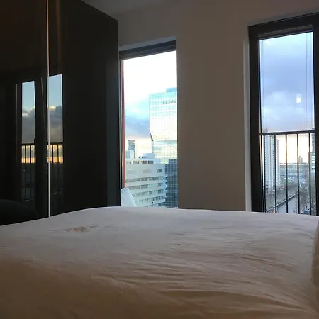 Red Apple Centre Luxury 2 Bedroom Rotterdam