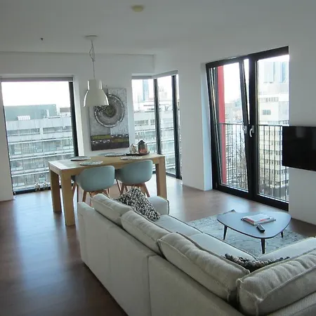 Red Apple Centre Luxury 2 Bedroom Apartment Rotterdam