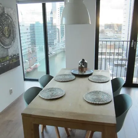 Red Apple Centre Luxury 2 Bedroom *