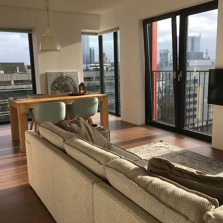 Red Apple Centre Luxury 2 Bedroom Apartment
